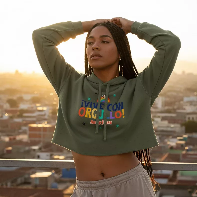 !Vive Con Orgullo! Amor Libre Crop Hoodie